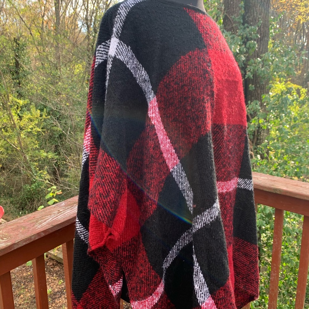 Red Plaid Poncho - Picture 4 of 9